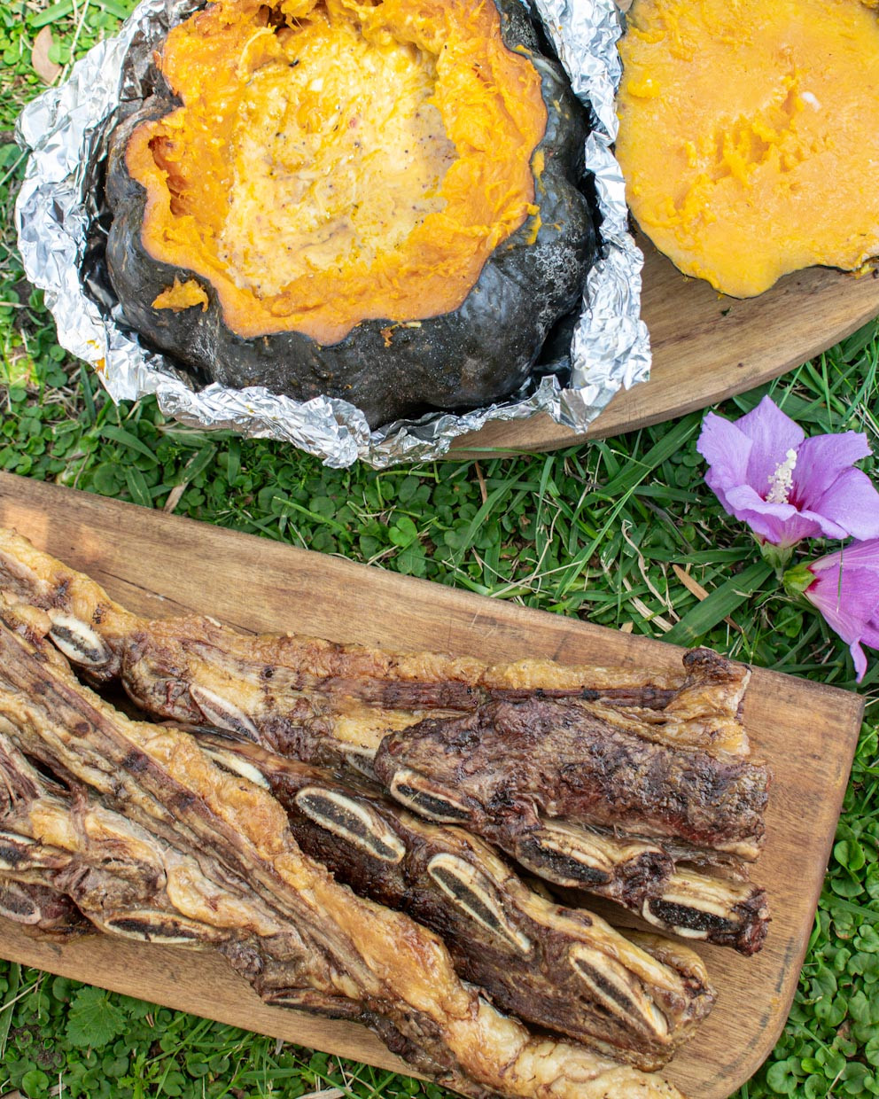 BANDERITA ASSADA COM CRIOLLA E CHIMICHURRI COM ABÓBORA RECHEADA GRELHADA